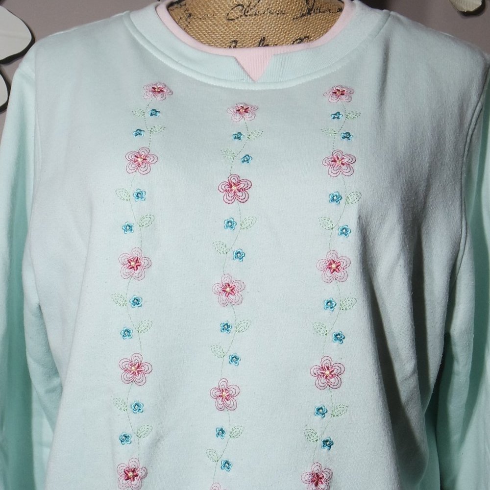 Vintage SHENANIGANS Mint Green Embroidered Flowers Floral "Grandma" Sweatshirt